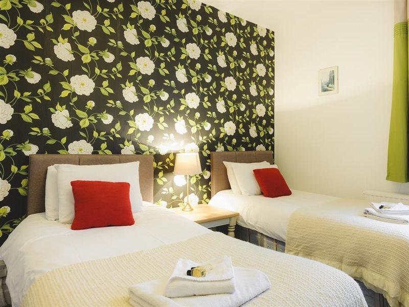 Oyo Lonsdale Guest House Oxford Exterior photo