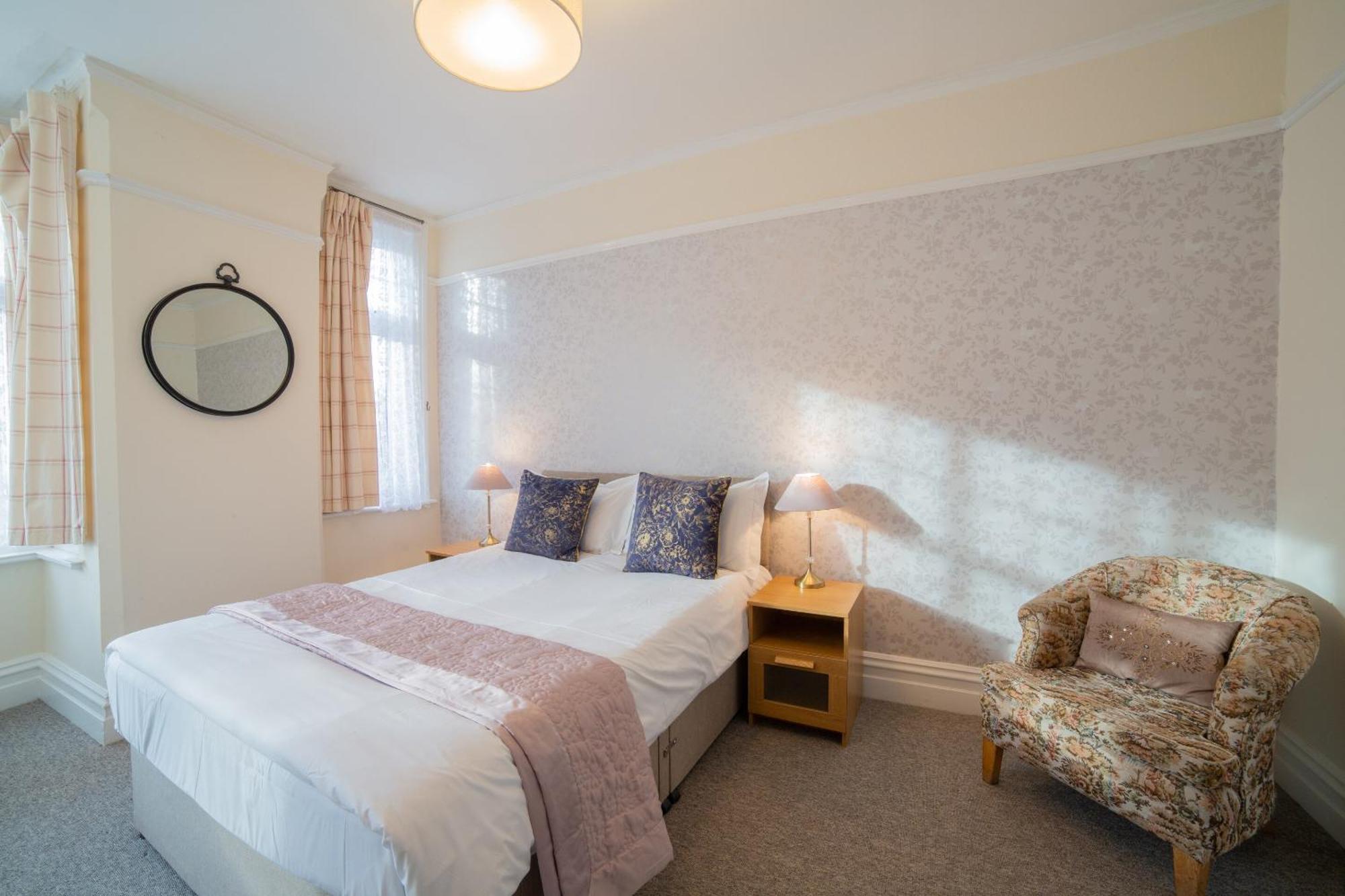 Oyo Lonsdale Guest House Oxford Exterior photo